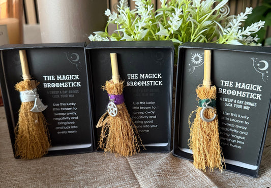 The Magick Broomstick – Witch's Altar Broom